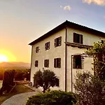 مزرعة للإقامة Torre Palombara - Dimora Storica نارني